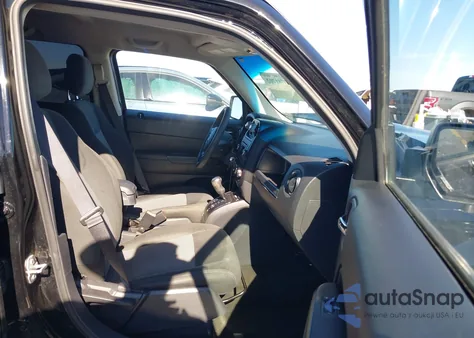 2017 Jeep Patriot Sport Fwd z USA, uszkodzony, nr VIN 1C4NJPBB3HD121054